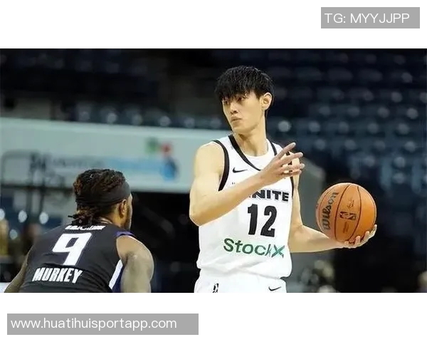 曾凡博半场替补表现抢眼3分6秒内完成1次抢断与2次犯规